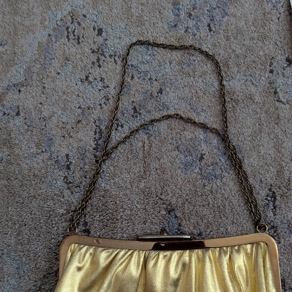 Vintage gold lamé evening bag, adjustable chain handle, sturdy flip clasp - Picture 5 of 6